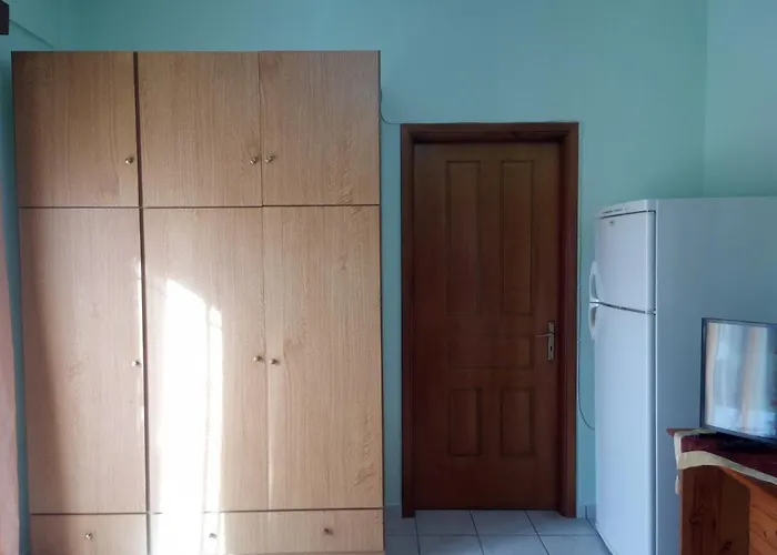 Lampros アパート カランバカ